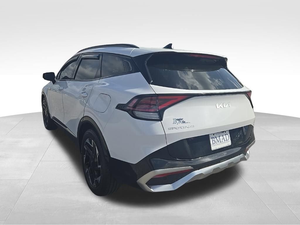 Used 2025 Kia Sportage SX image 11