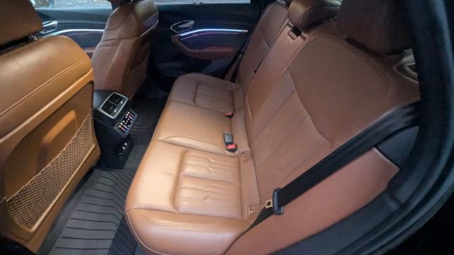 Used 2021 Audi e-tron Prestige image 19