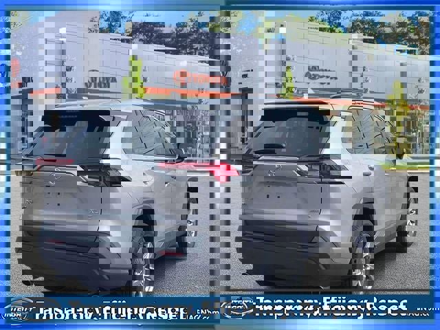 Used 2022 Toyota RAV4 XLE w/ Carpet Mat Package (TMS) image 6