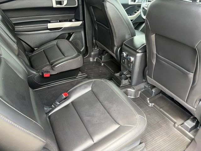 Used 2022 Ford Explorer XLT w/ Equipment Group 202A AWD/4WD image 38