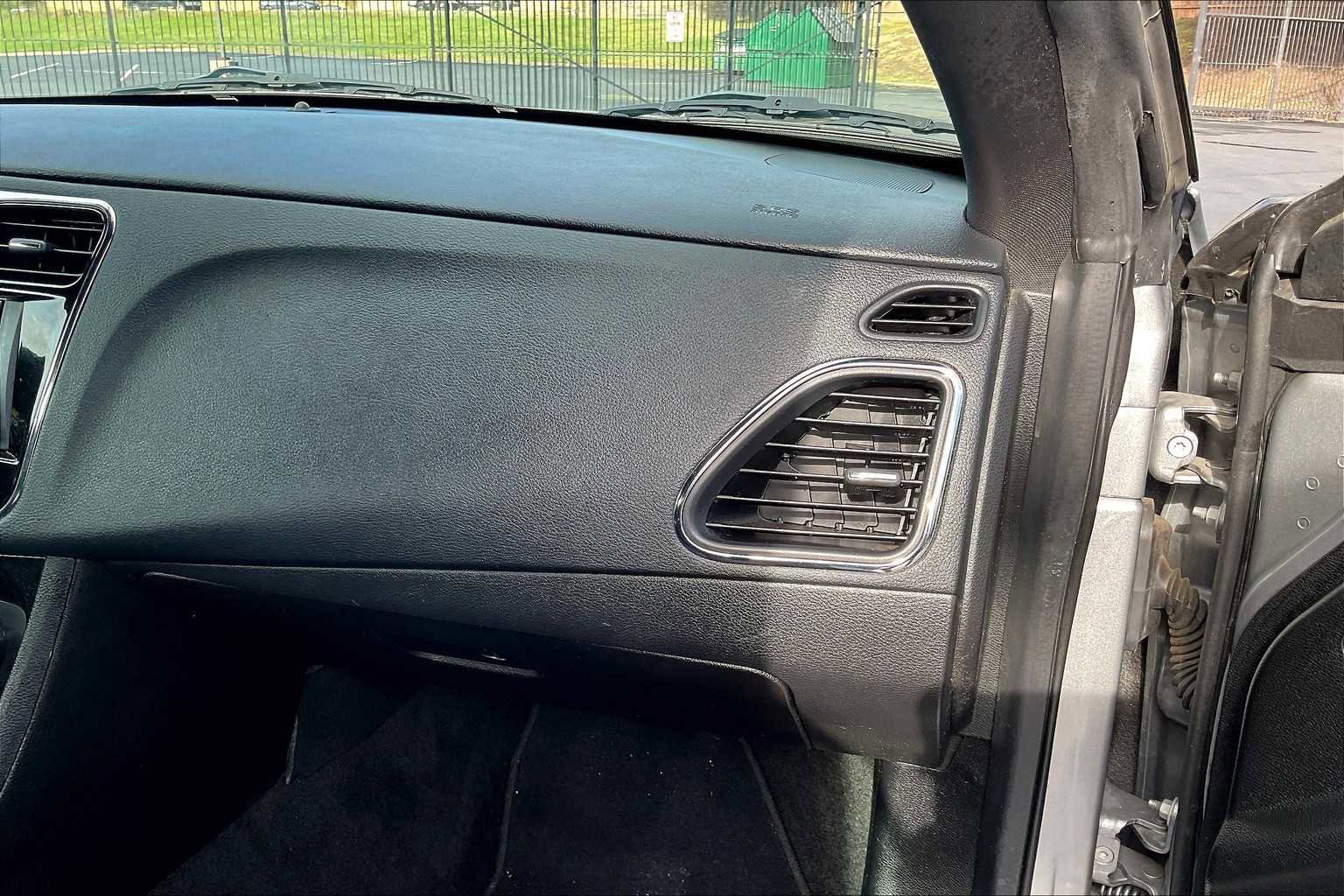 Used 2013 Chrysler 200 Touring image 19