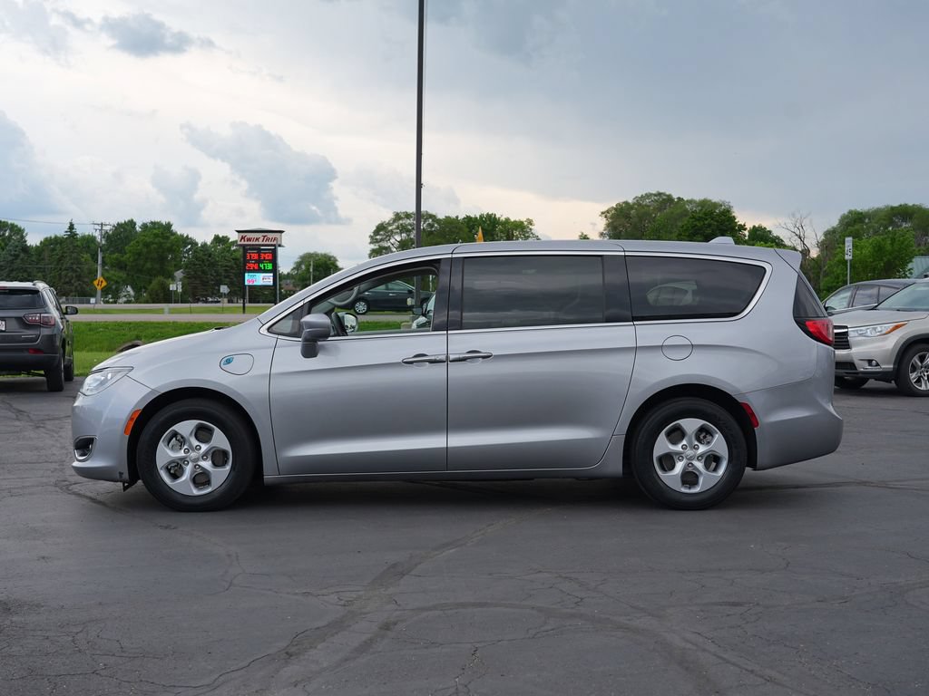 Used 2017 Chrysler Pacifica Touring Plus FWD image 6