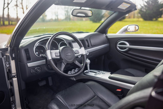Used 2005 Chevrolet SSR w/ Preferred Equipment Group image 36
