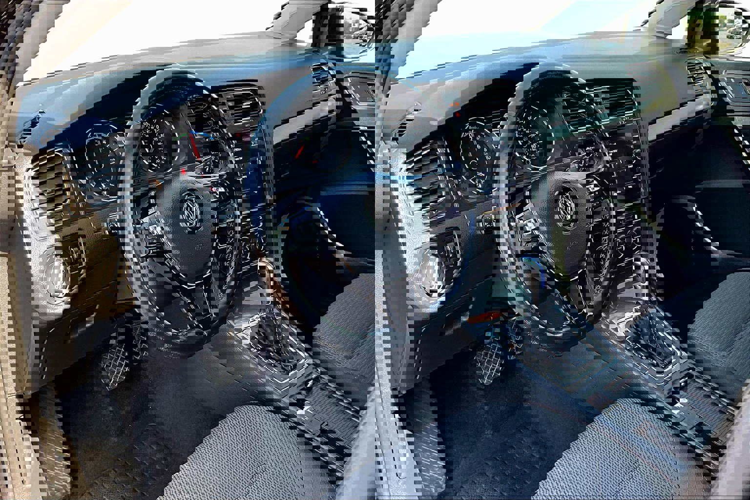 Used 2013 Volkswagen GTI w/Sunroof & Navi image 12