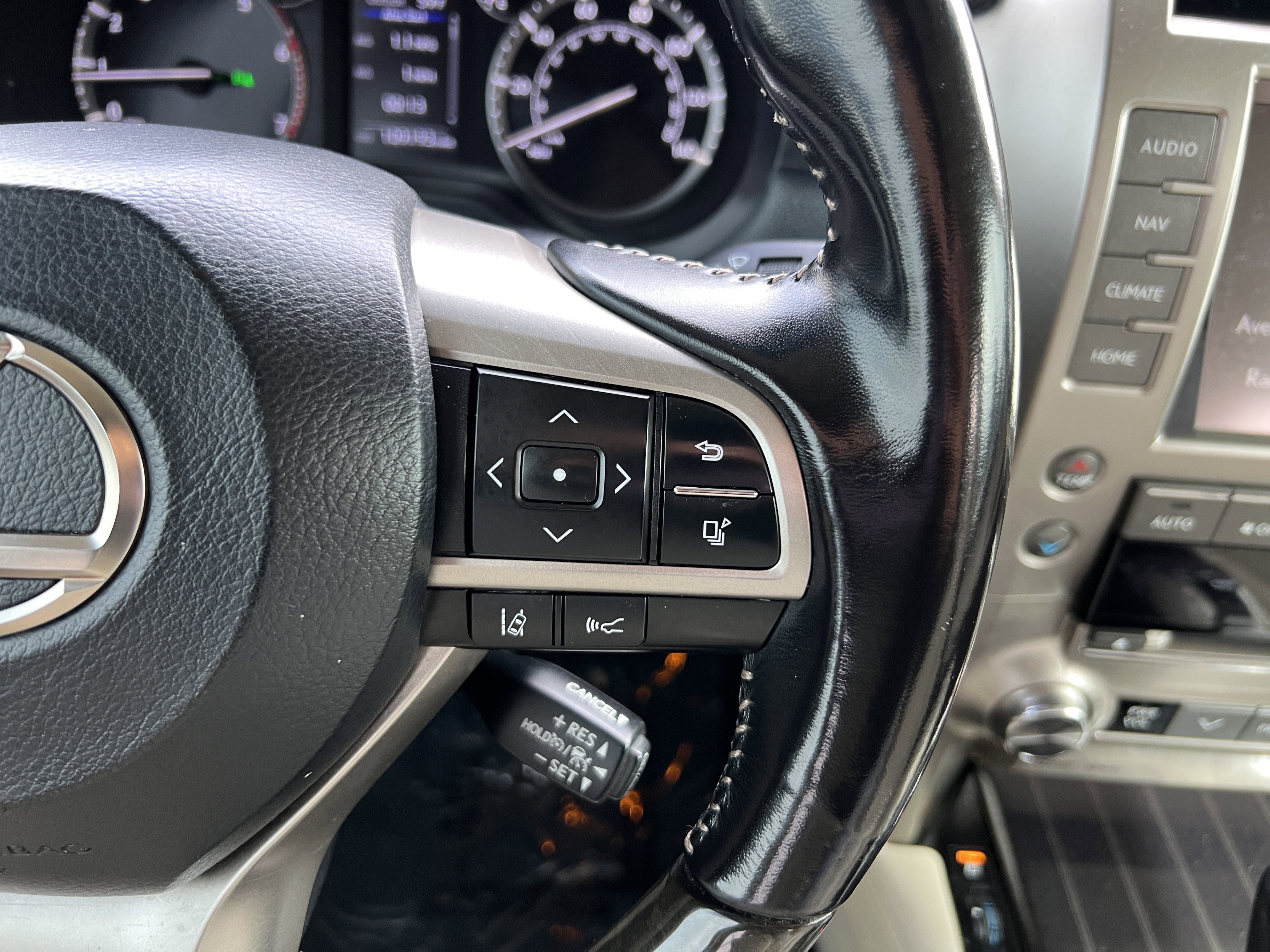 Used 2020 Lexus GX 460 Premium w/ Premium Package AWD/4WD image 30
