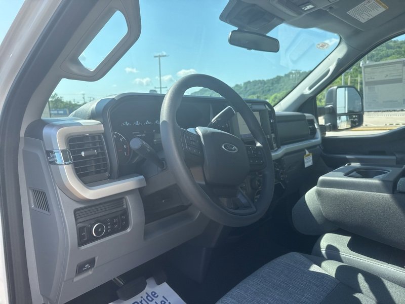 New 2025 Ford F350 XLT image 19