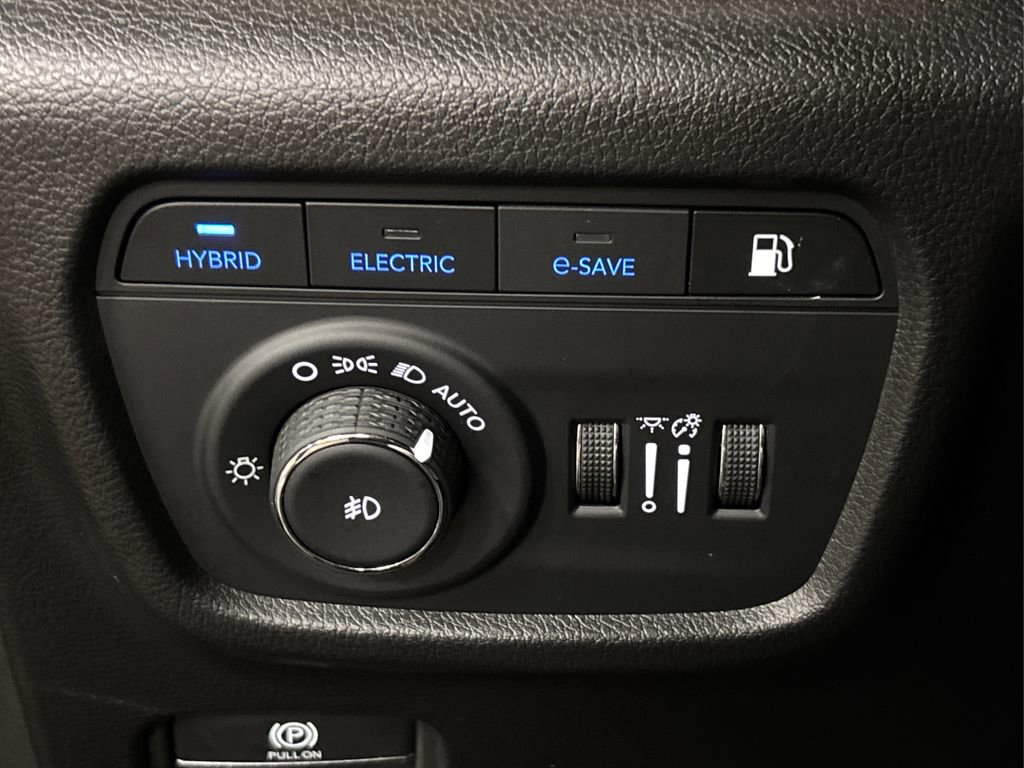 Used 2024 Jeep Grand Cherokee Trailhawk w/ Advanced Protech Group II image 41