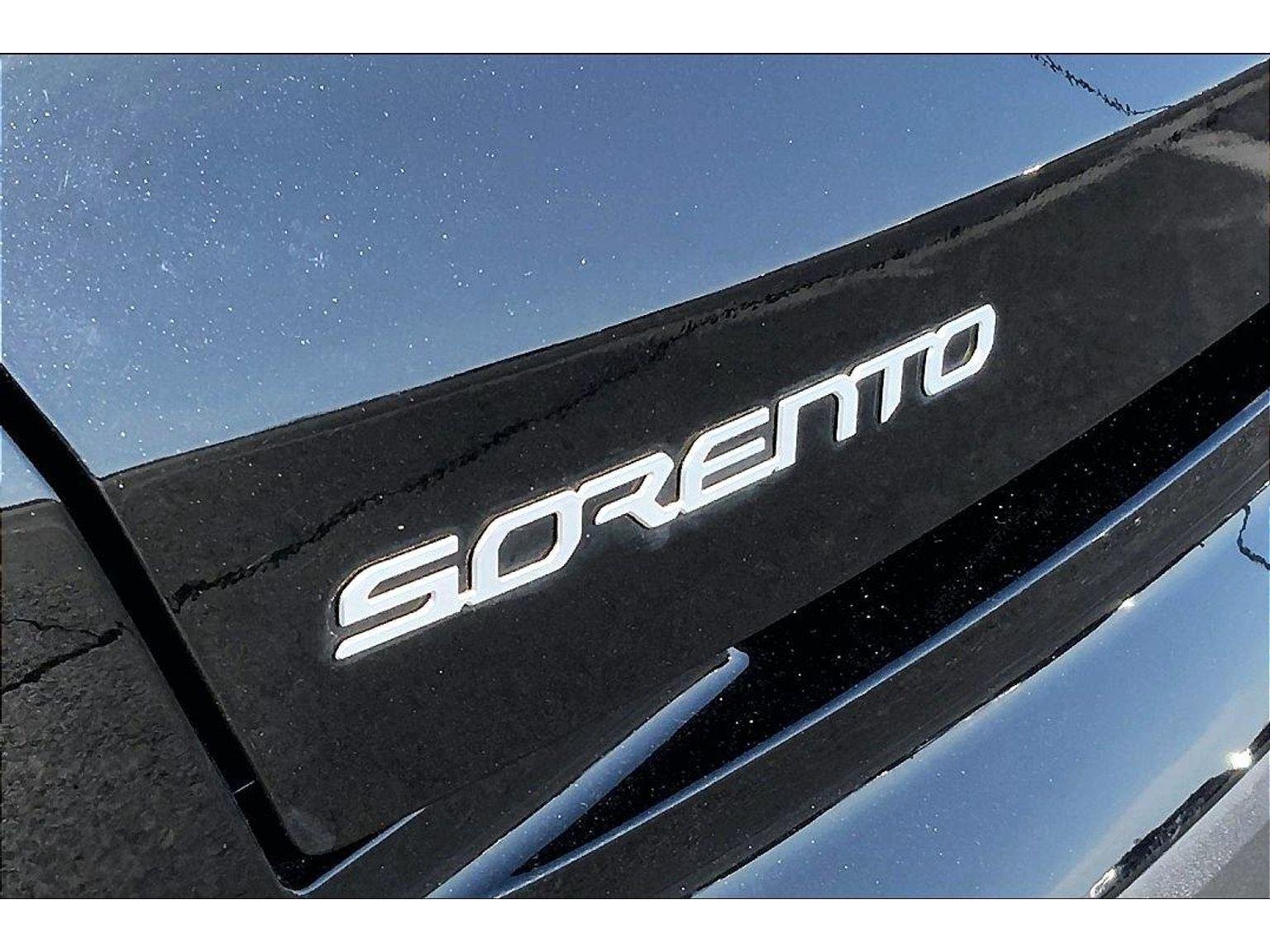 Used 2024 Kia Sorento EX image 8