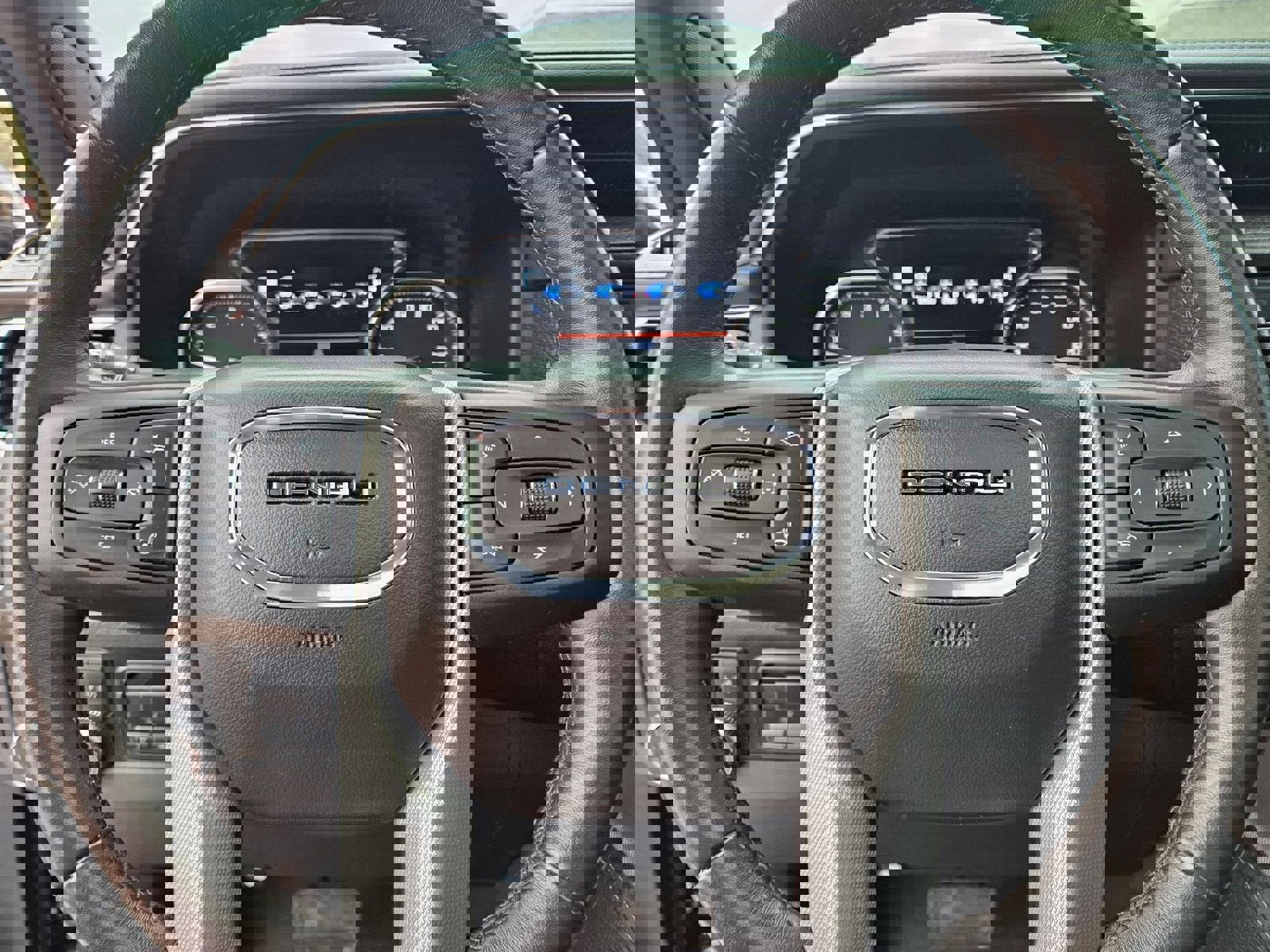 Used 2021 GMC Yukon Denali w/ Denali Premium Package image 11