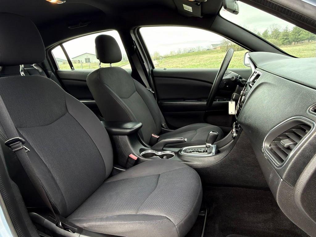 Used 2014 Chrysler 200 LX FWD image 19