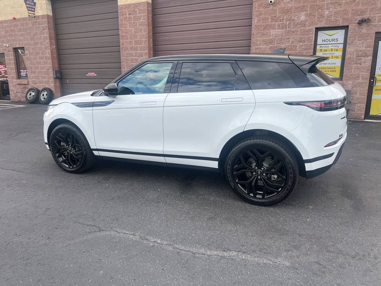 Used 2023 Land Rover Range Rover Evoque SE AWD/4WD image 20