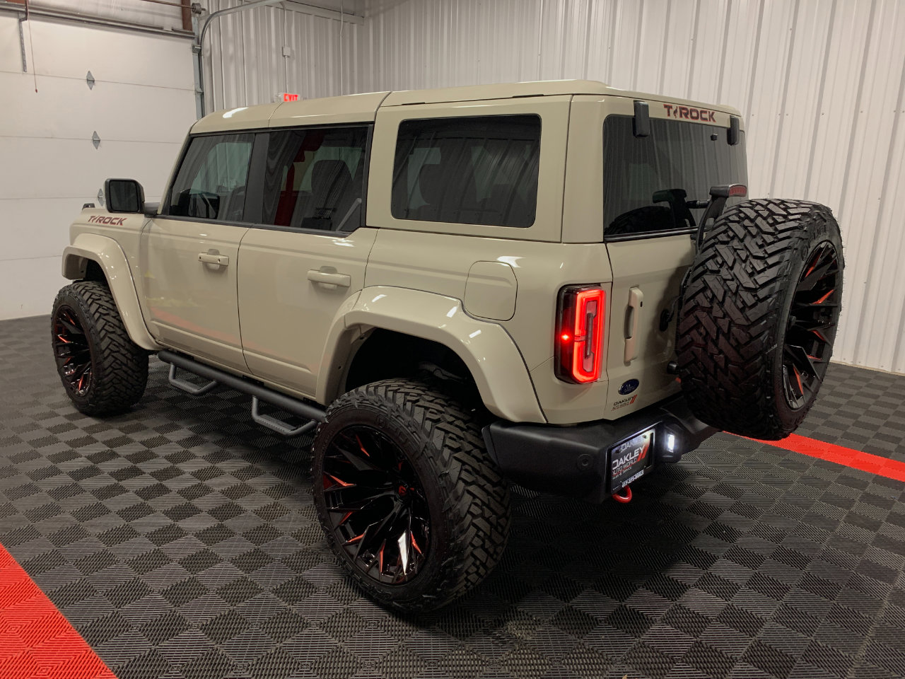 Used 2025 Ford Bronco Outer Banks w/ Sasquatch Package image 8