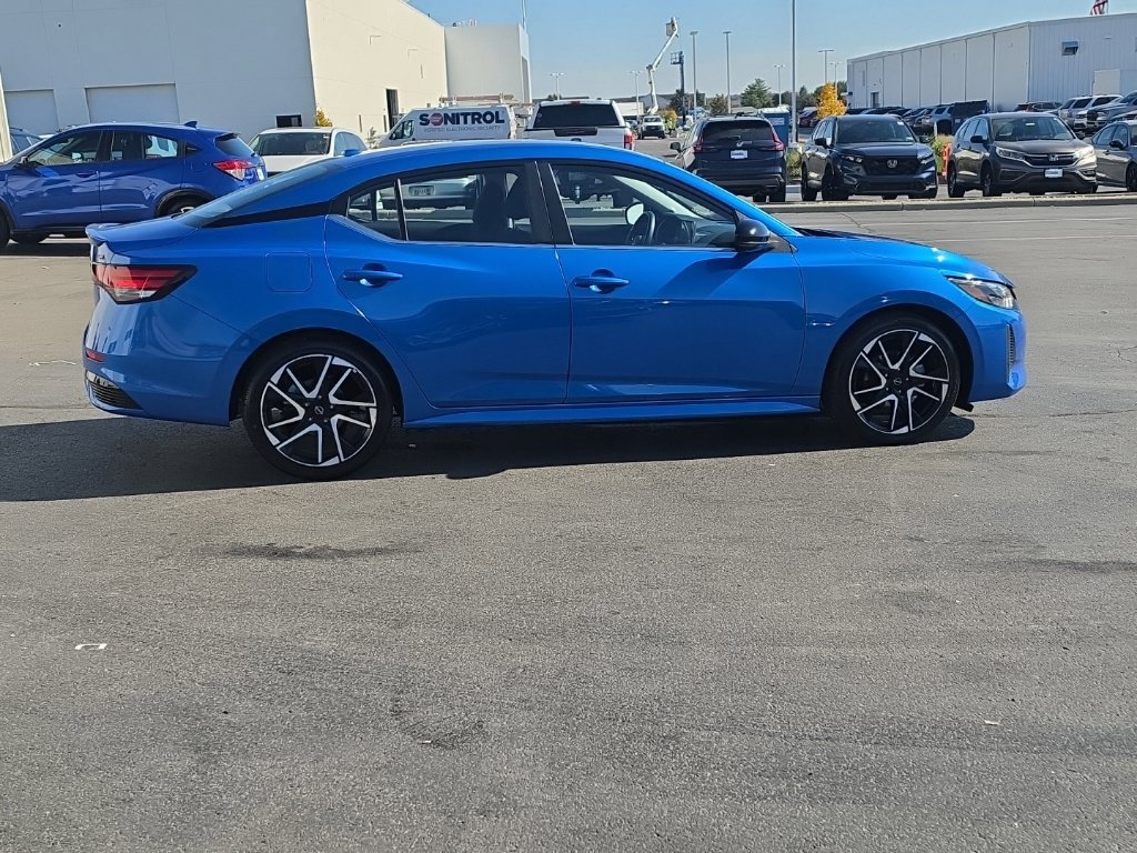 Used 2025 Nissan Sentra SR FWD image 9