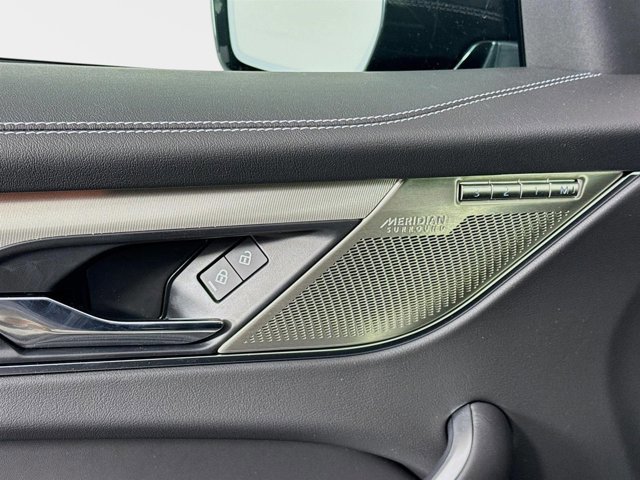 Used 2026 Jaguar F-PACE R-Dynamic S image 21