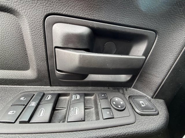 Used 2024 RAM 2500 Tradesman w/ Chrome Appearance Group image 27