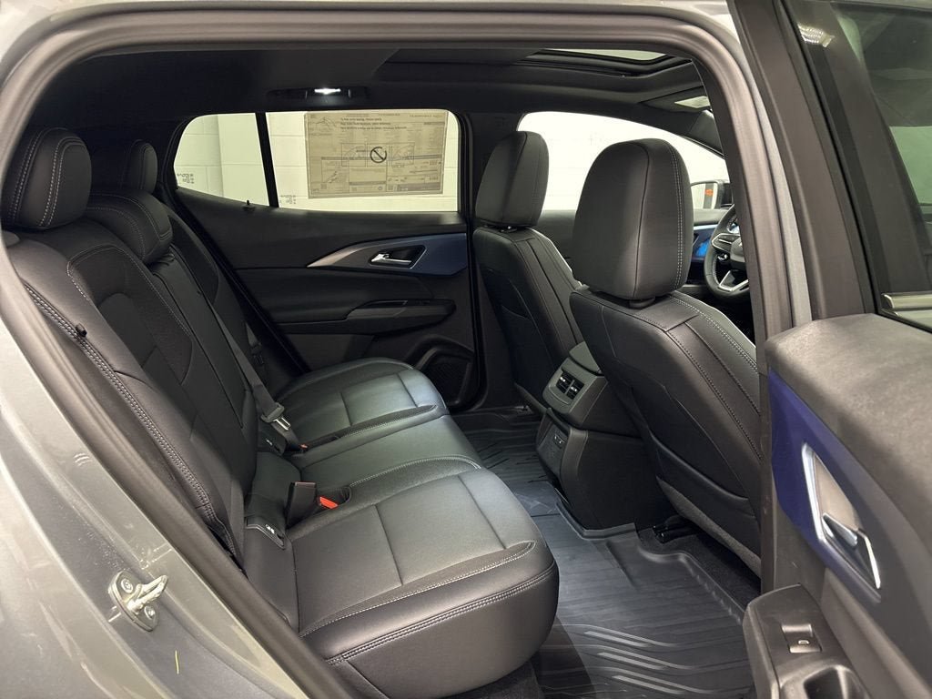 New 2026 Chevrolet Equinox EV LT w/ Convenience Package II AWD/4WD image 31