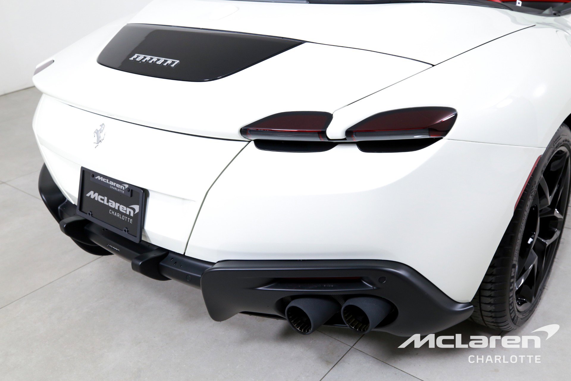 Used 2024 Ferrari Roma Spider image 33