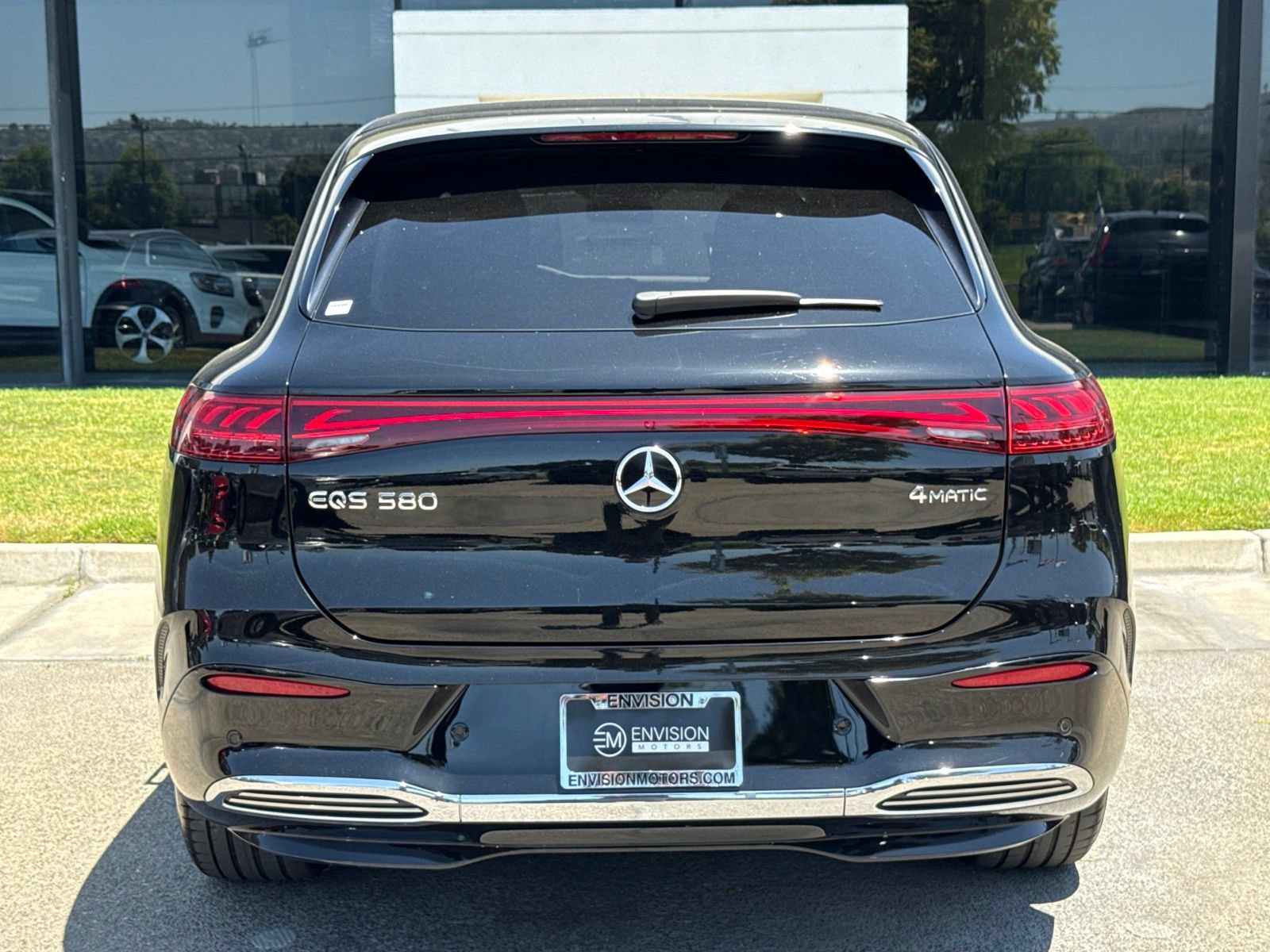 Used 2023 Mercedes-Benz EQS 580 4MATIC SUV w/ Pinnacle Trim Package image 13
