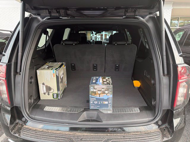 Used 2024 Chevrolet Suburban High Country w/ Premium Package 2 AWD/4WD image 9