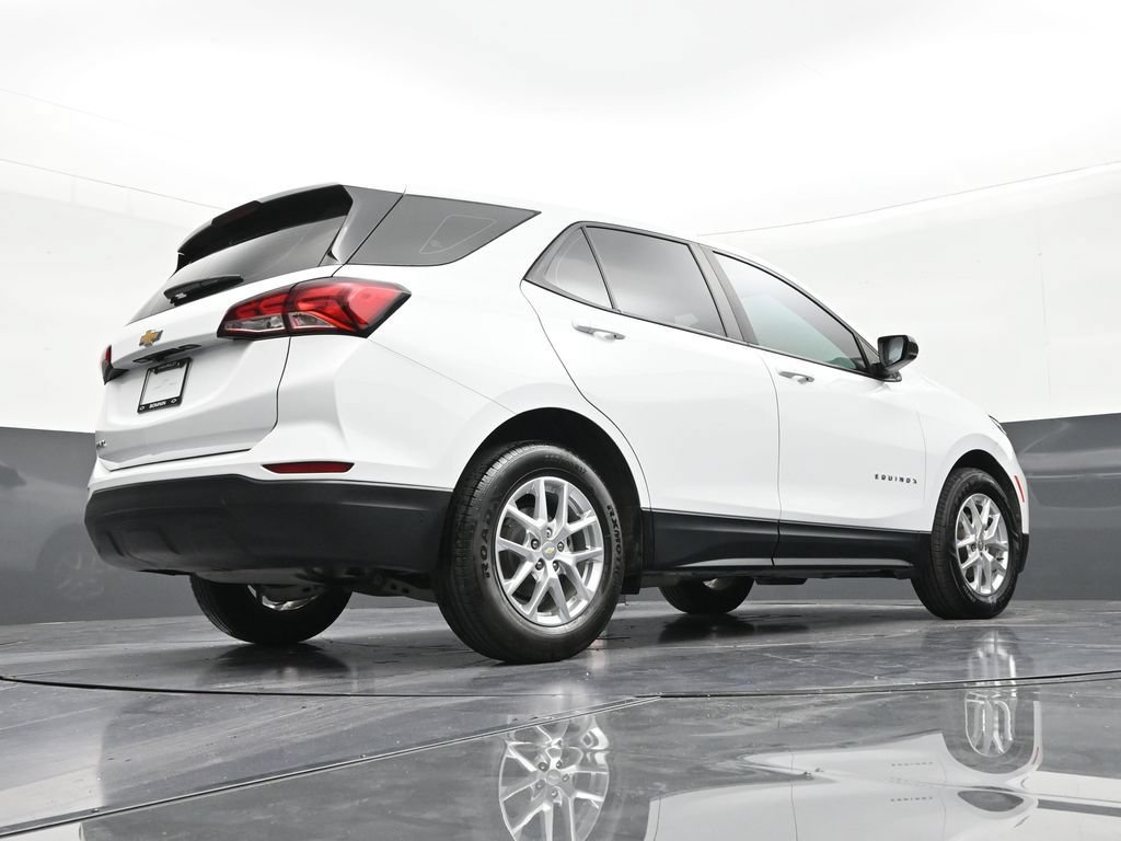 Used 2022 Chevrolet Equinox LS FWD image 24