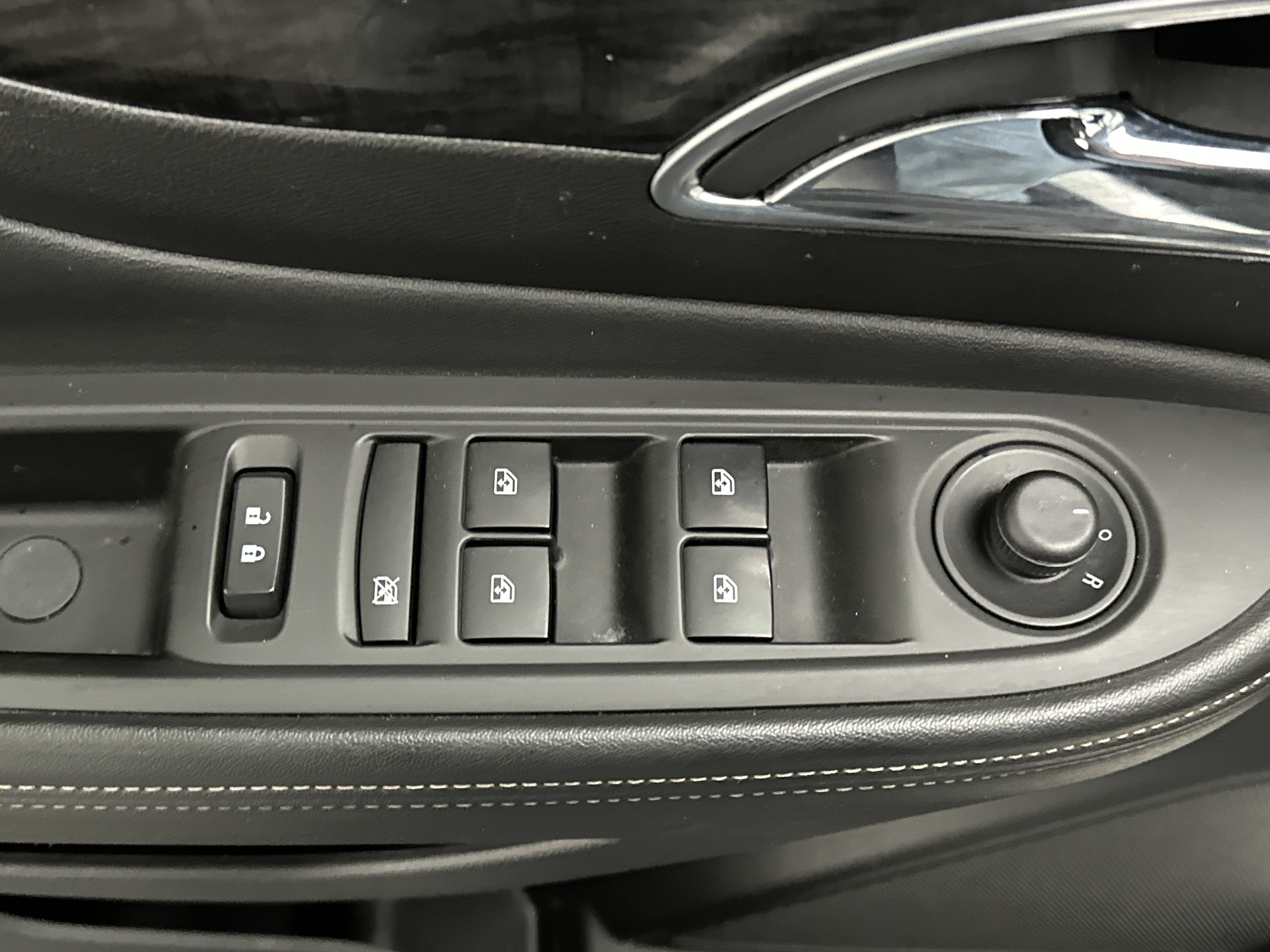 Used 2016 Buick Encore FWD image 17