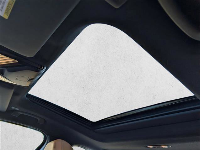 Used 2025 BMW 330i Sedan w/ Premium Package image 17