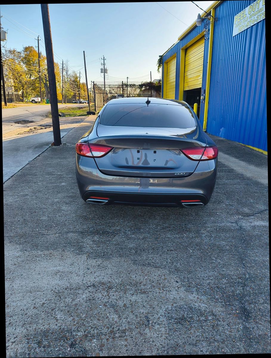 Used 2015 Chrysler 200 S image 9