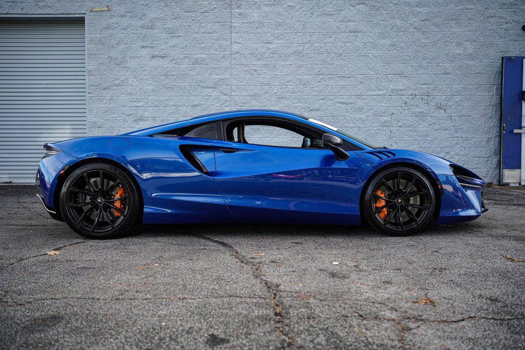 Used 2023 McLaren Artura image 19