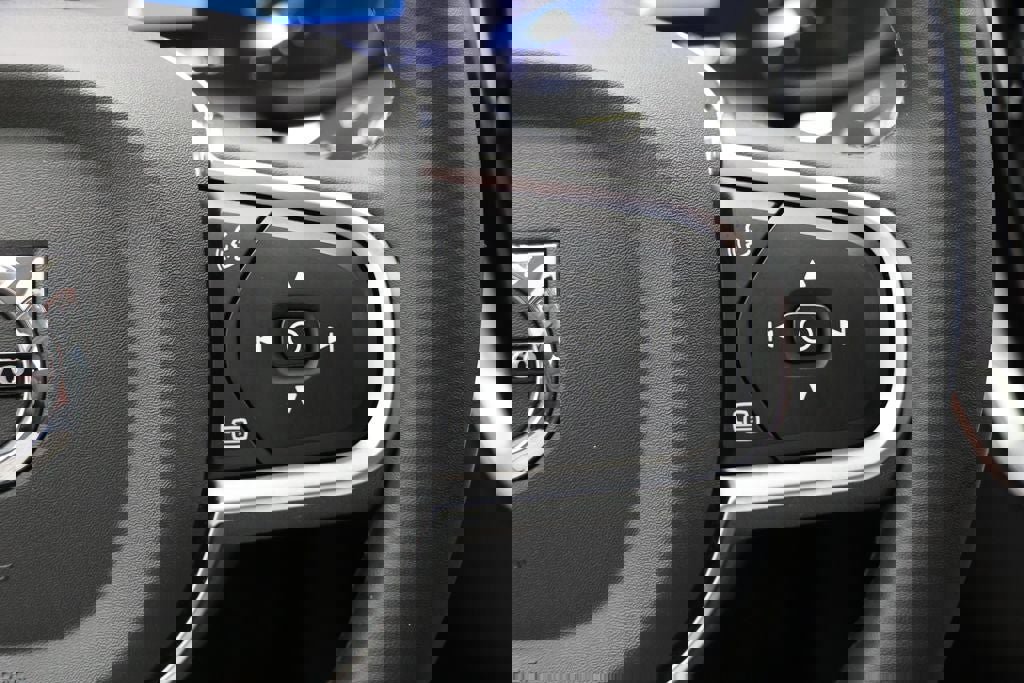 Used 2025 Volvo S60 B5 Core image 23