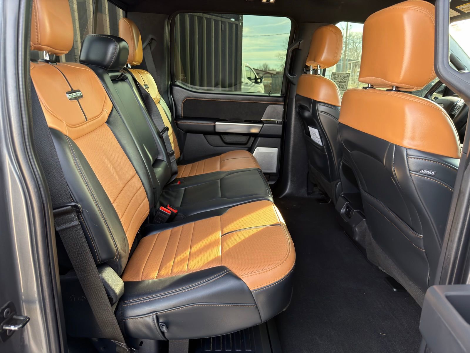 Used 2024 Ford F350 Platinum w/ FX4 Off-Road Package AWD/4WD image 35