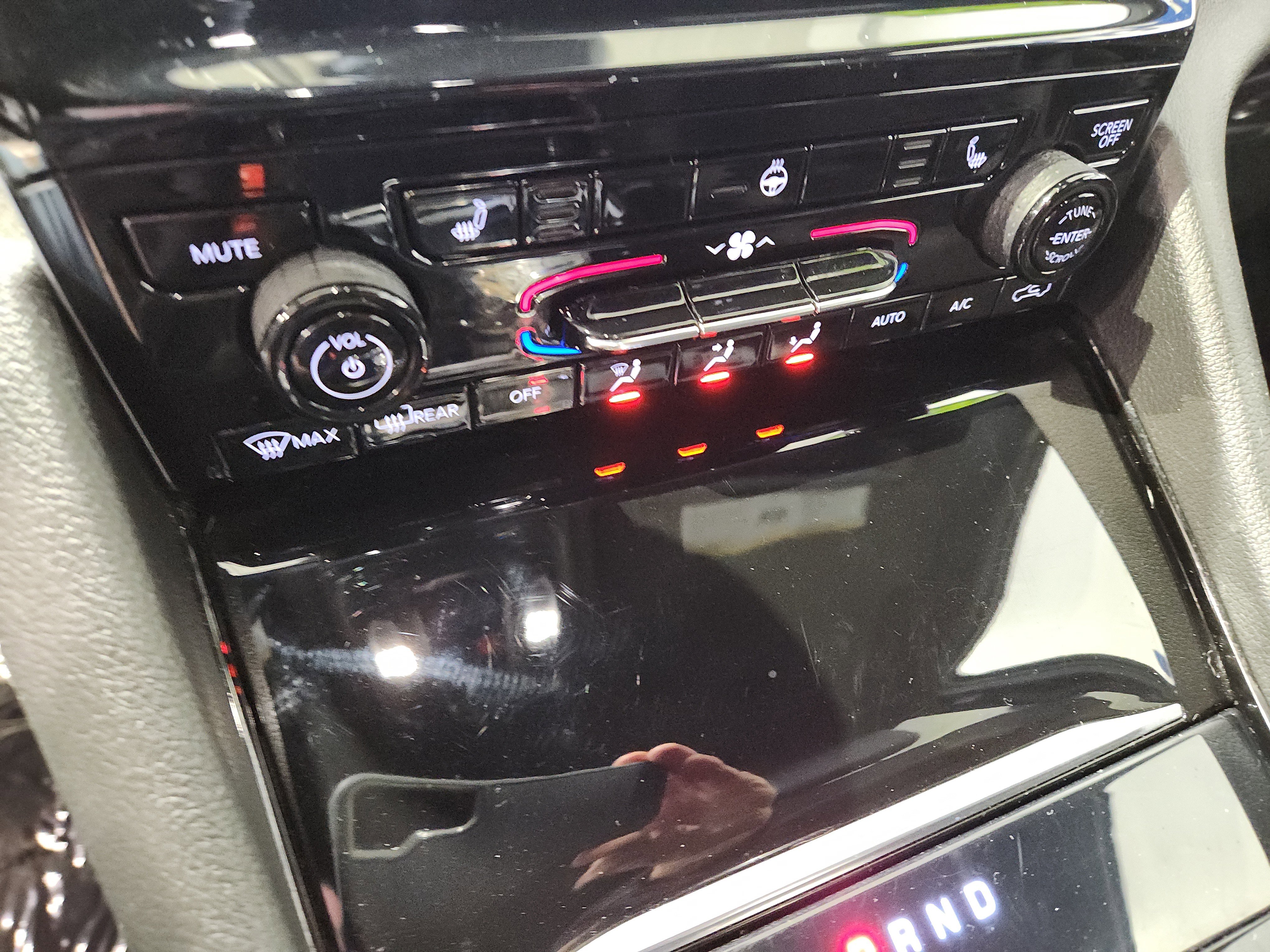 Used 2023 Jeep Grand Cherokee L Laredo image 10