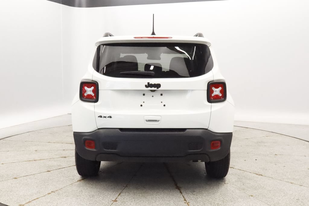 Certified 2023 Jeep Renegade Latitude w/ Sun/Sound Group AWD/4WD image 4