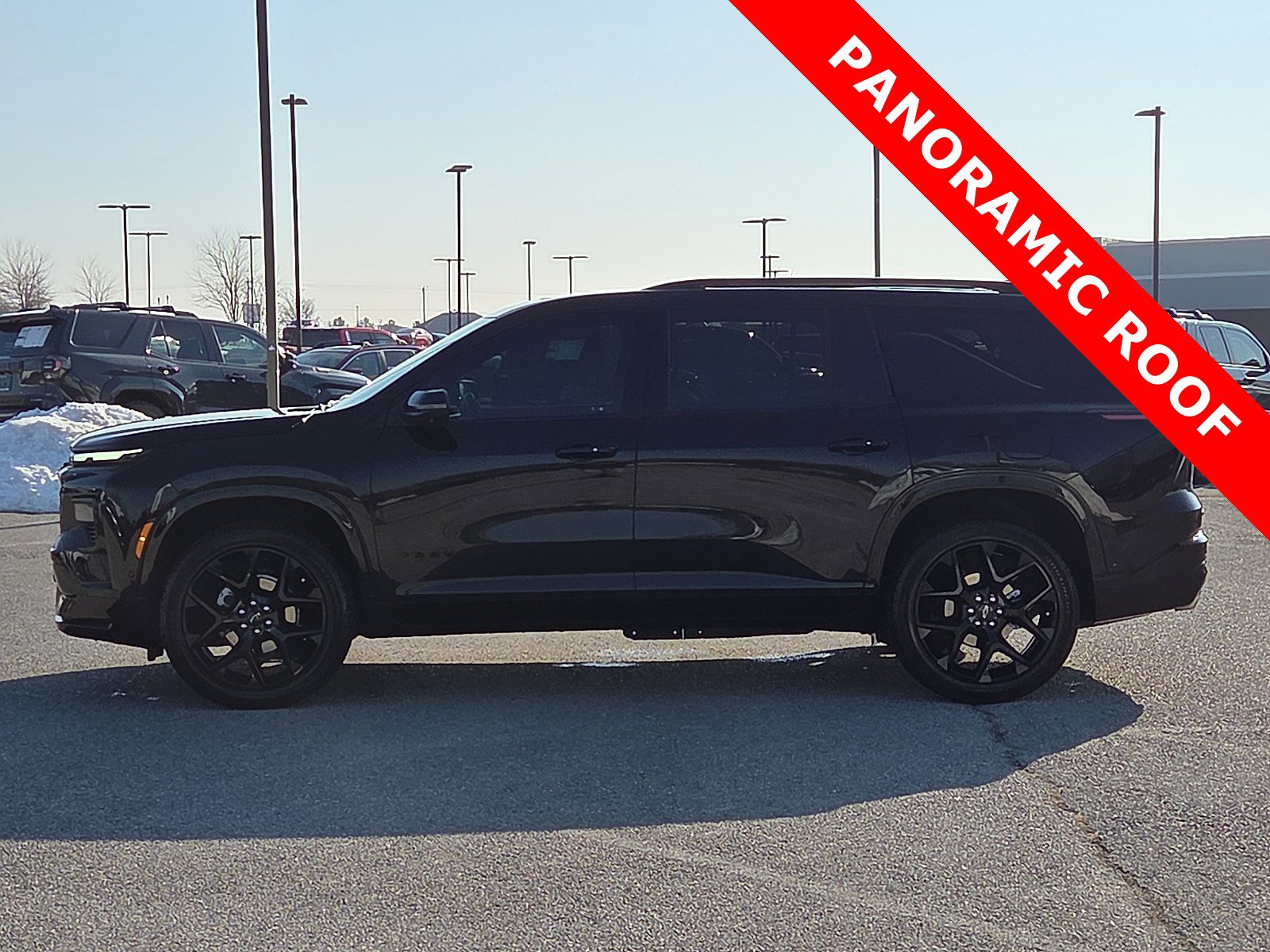 Used 2024 Chevrolet Traverse RS image 3