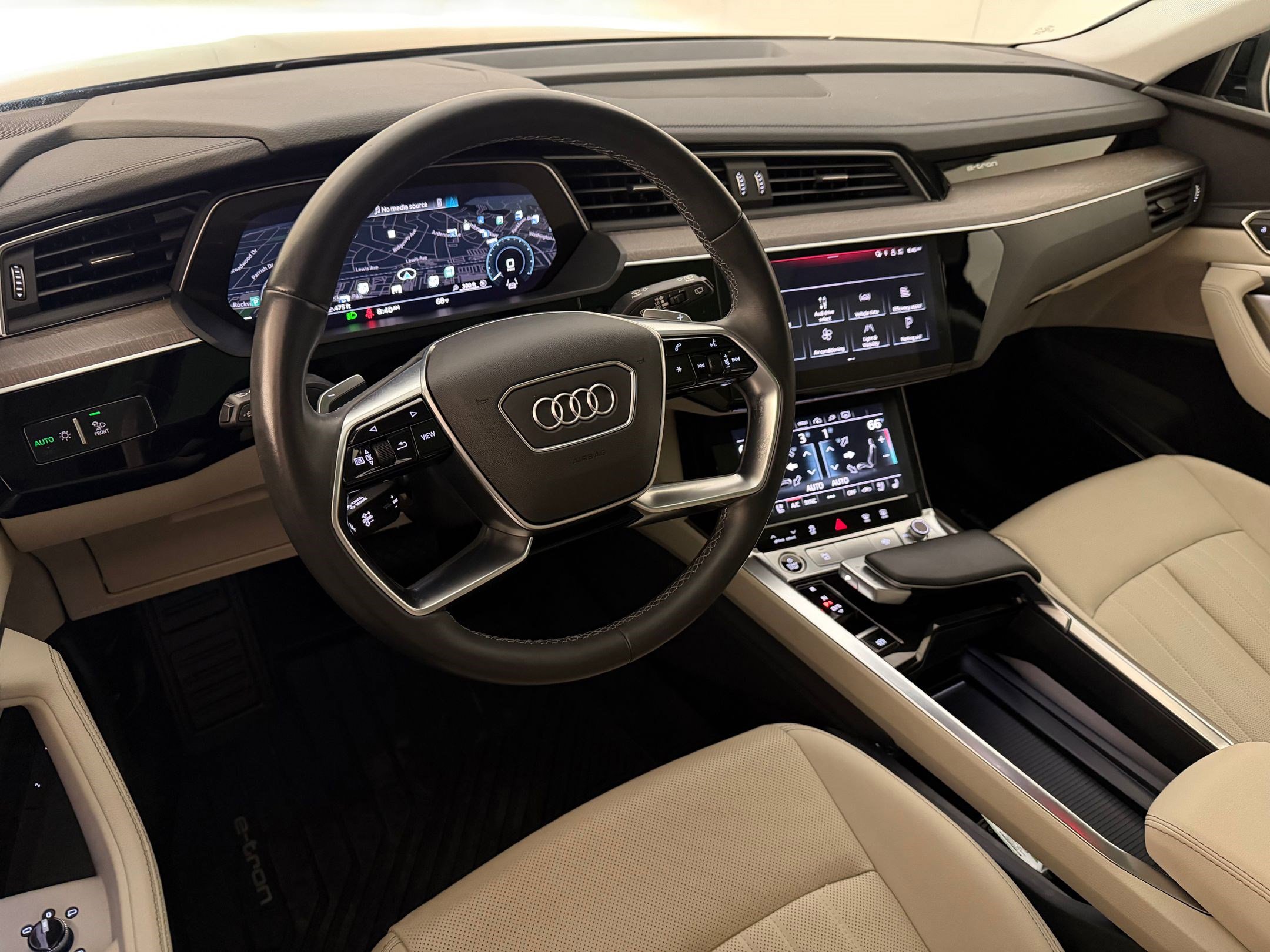 Used 2024 Audi Q8 e-tron Premium Plus w/ Premium Plus Package AWD/4WD image 4