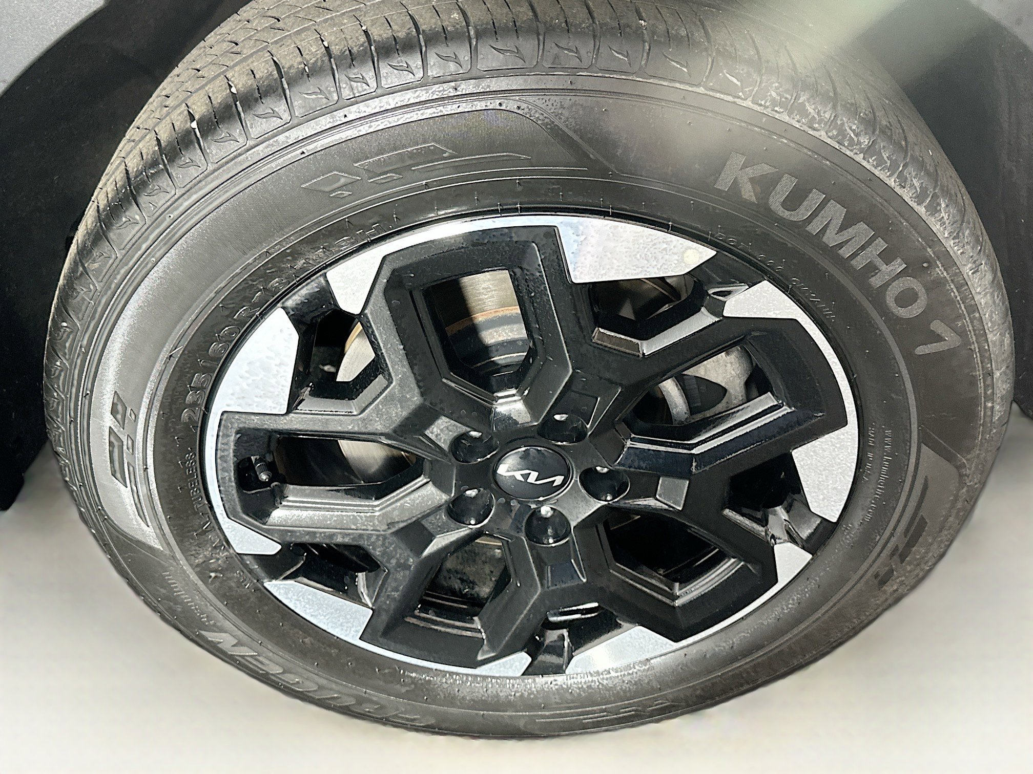 Used 2024 Kia Sorento S image 11