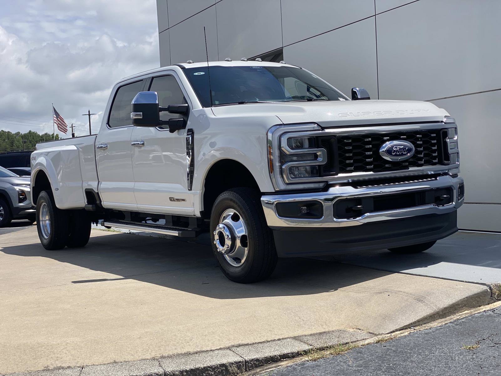 Used 2025 Ford F350 Lariat w/ Chrome Package AWD/4WD image 1
