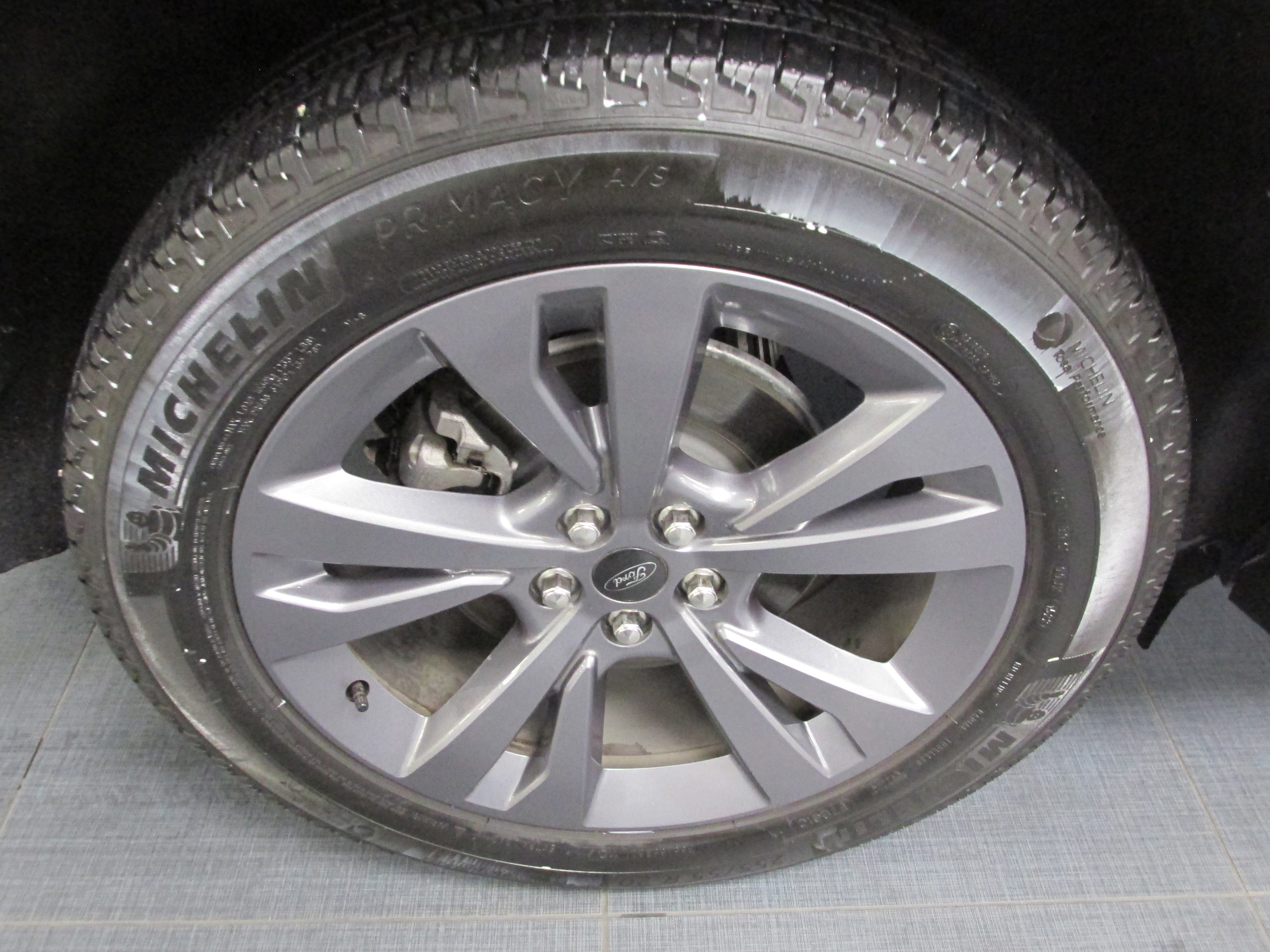 Used 2022 Ford Explorer XLT w/ Equipment Group 202A image 16