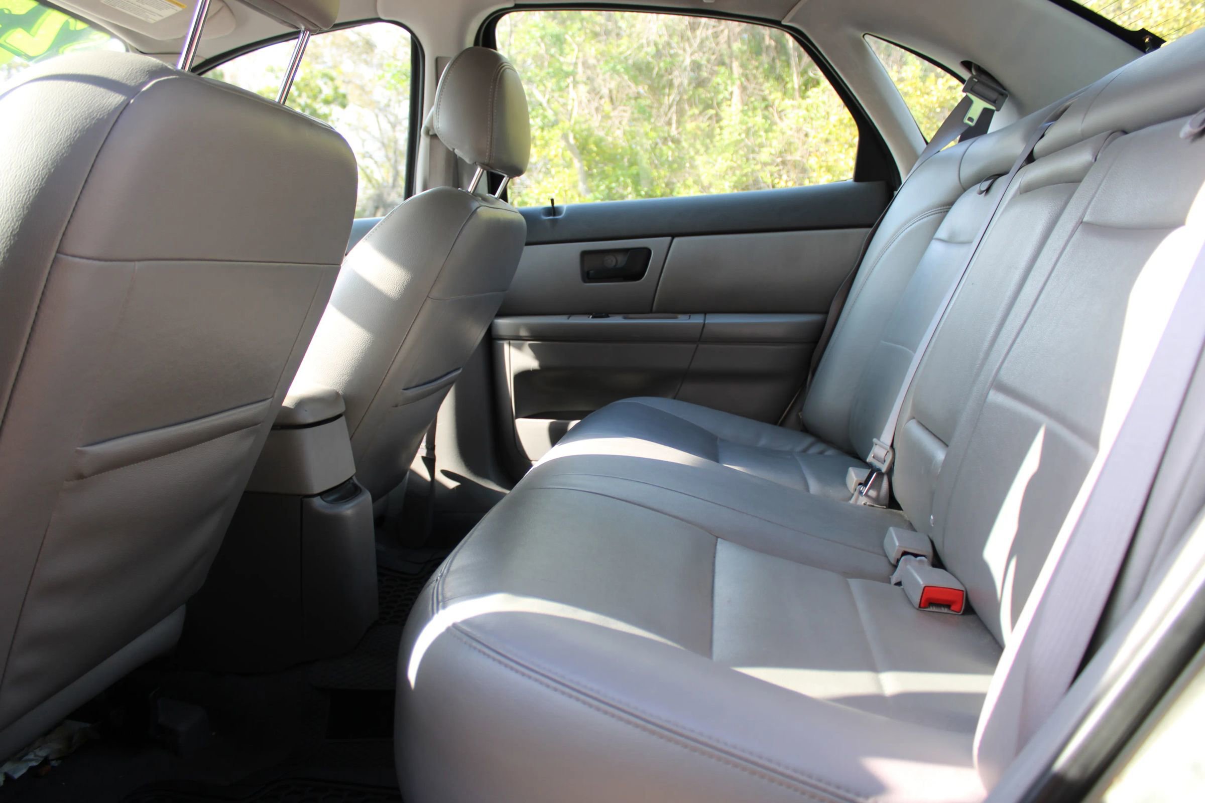 Used 2004 Ford Taurus SES image 11