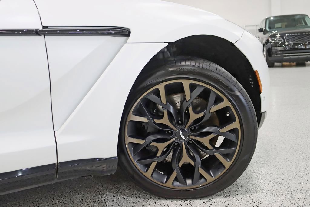 Used 2021 Aston Martin DBX AWD/4WD image 12