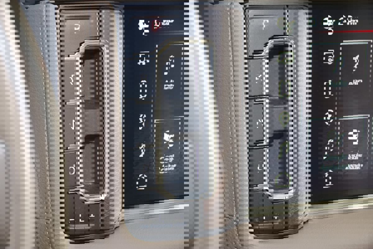 Used 2024 GMC Yukon Denali w/ Denali Reserve Package image 7