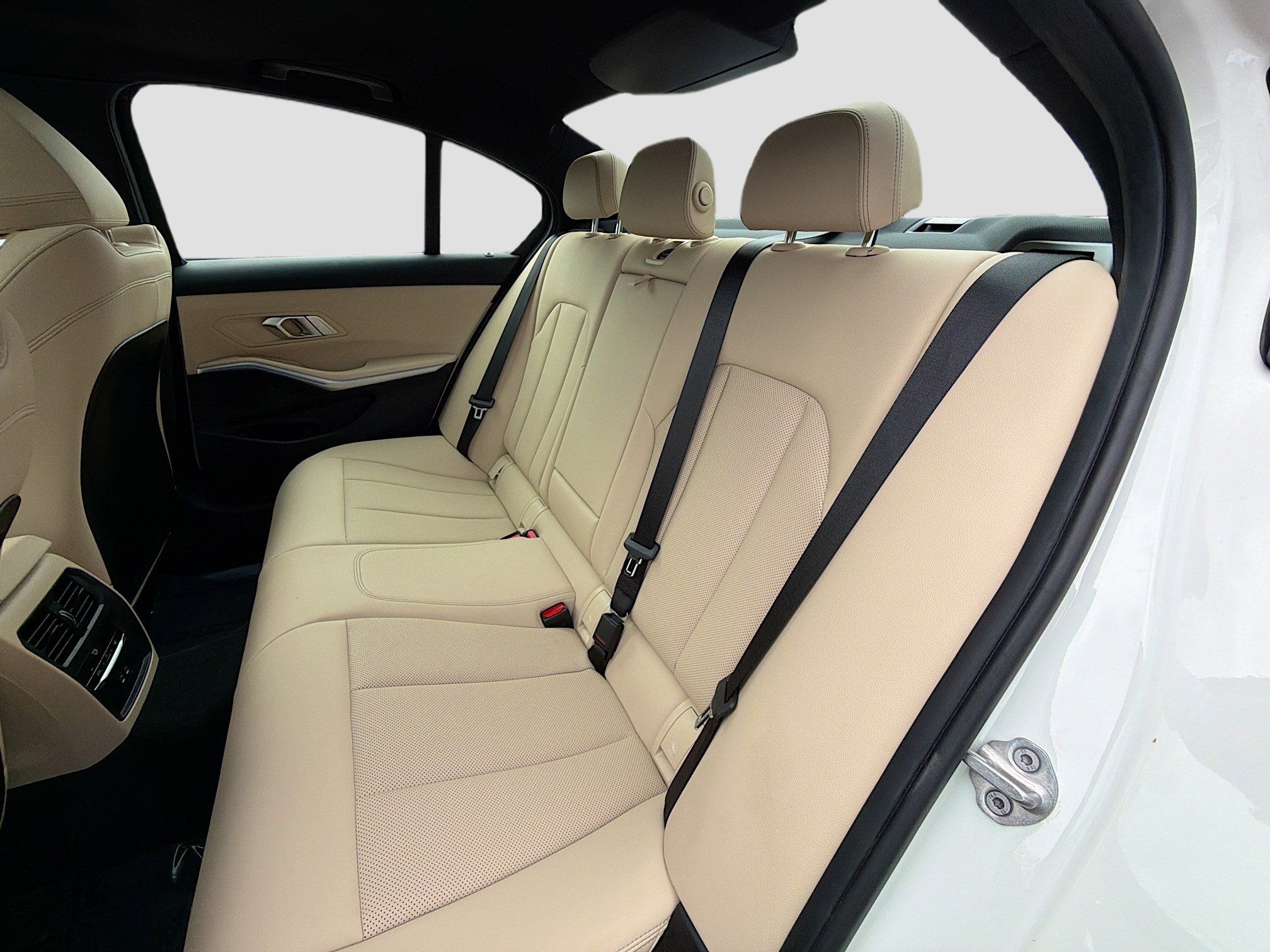 Used 2025 BMW 330i Sedan w/ Convenience Package image 21