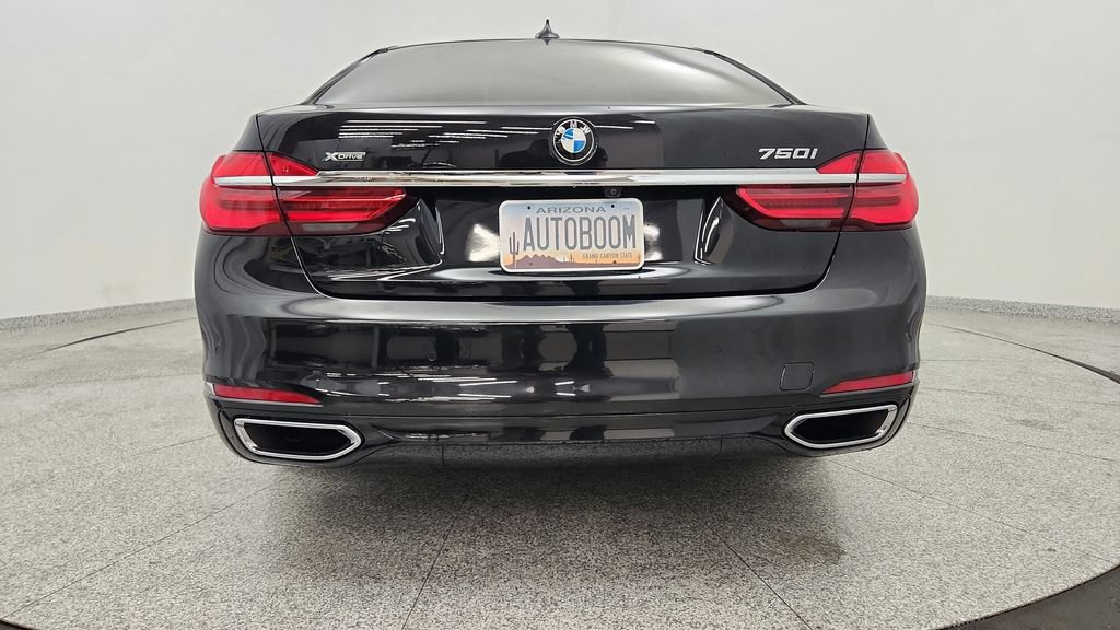 Used 2018 BMW 750i xDrive AWD/4WD image 15