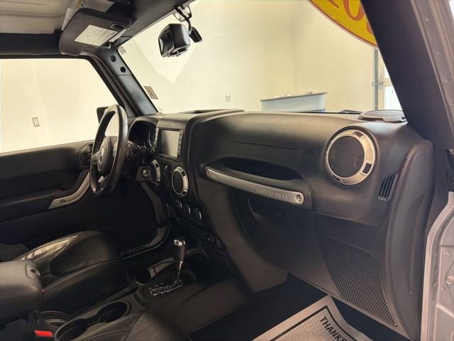 Used 2017 Jeep Wrangler Unlimited Rubicon w/ Connectivity Group image 27