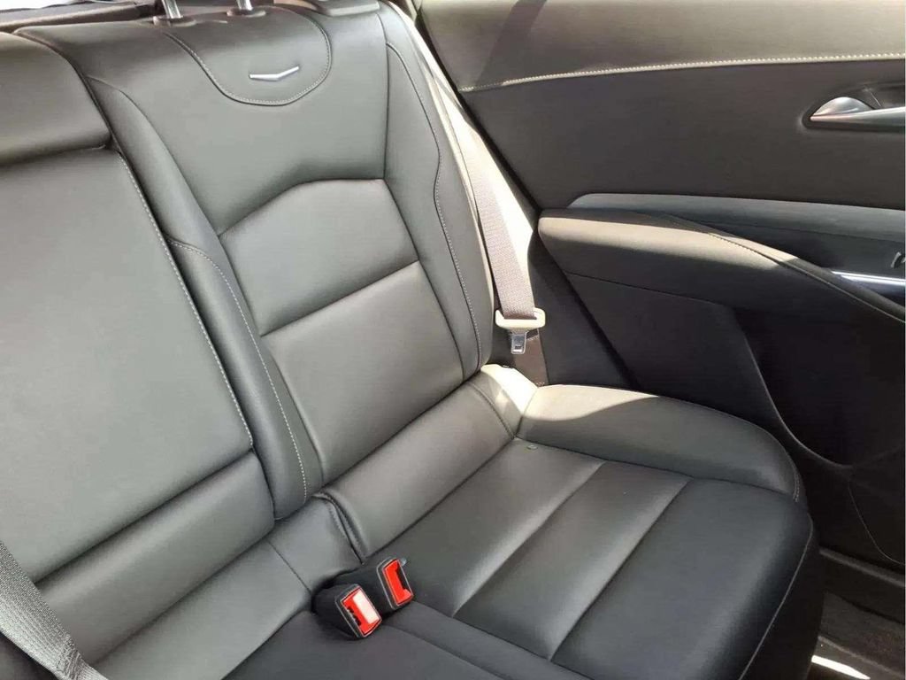 Used 2025 Cadillac XT4 Premium Luxury FWD image 19