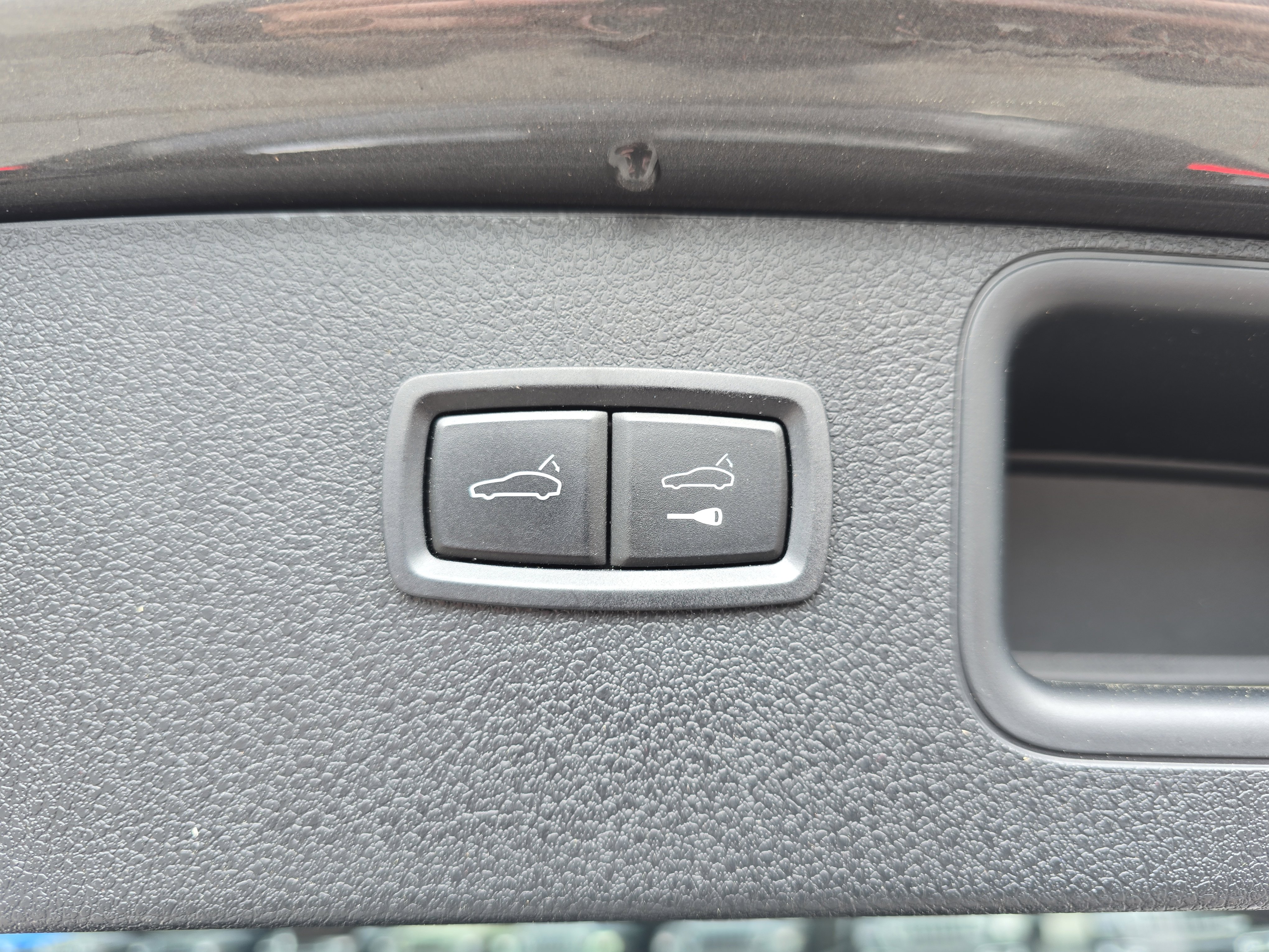 Used 2018 Porsche Macan AWD/4WD image 13