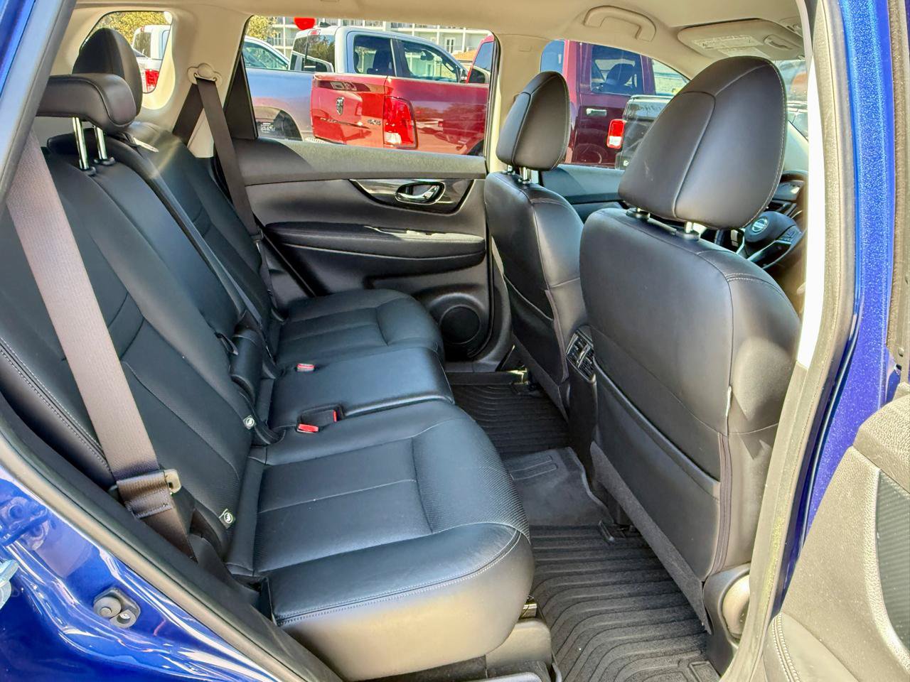 Used 2017 Nissan Rogue SL AWD/4WD image 13