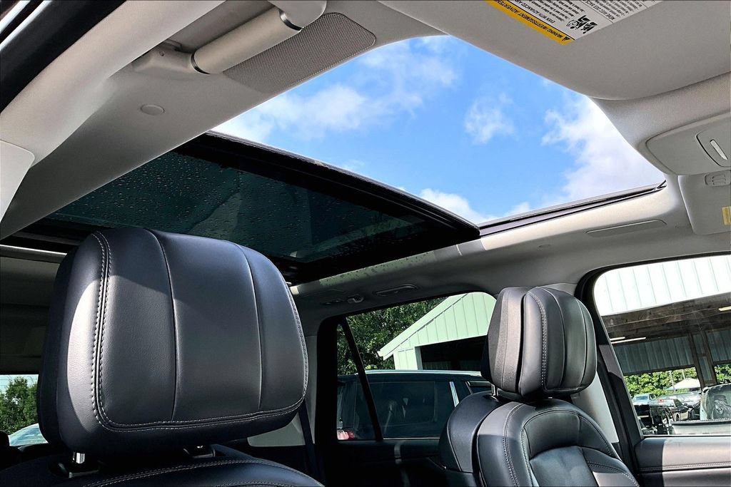 Used 2025 Lincoln Navigator Reserve AWD/4WD image 30