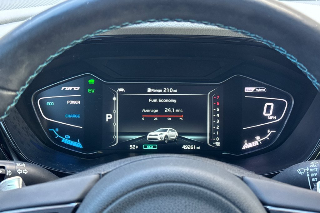 Used 2021 Kia Niro EX Premium FWD image 32