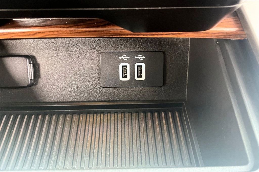 Used 2016 Ford F150 Lariat w/ Equipment Group 502A Luxury image 33