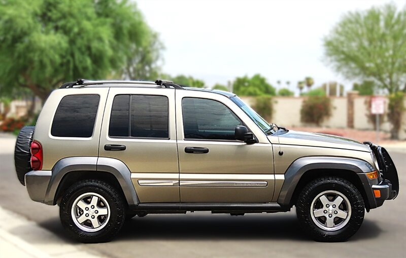 Used 2006 Jeep Liberty Sport AWD/4WD image 7